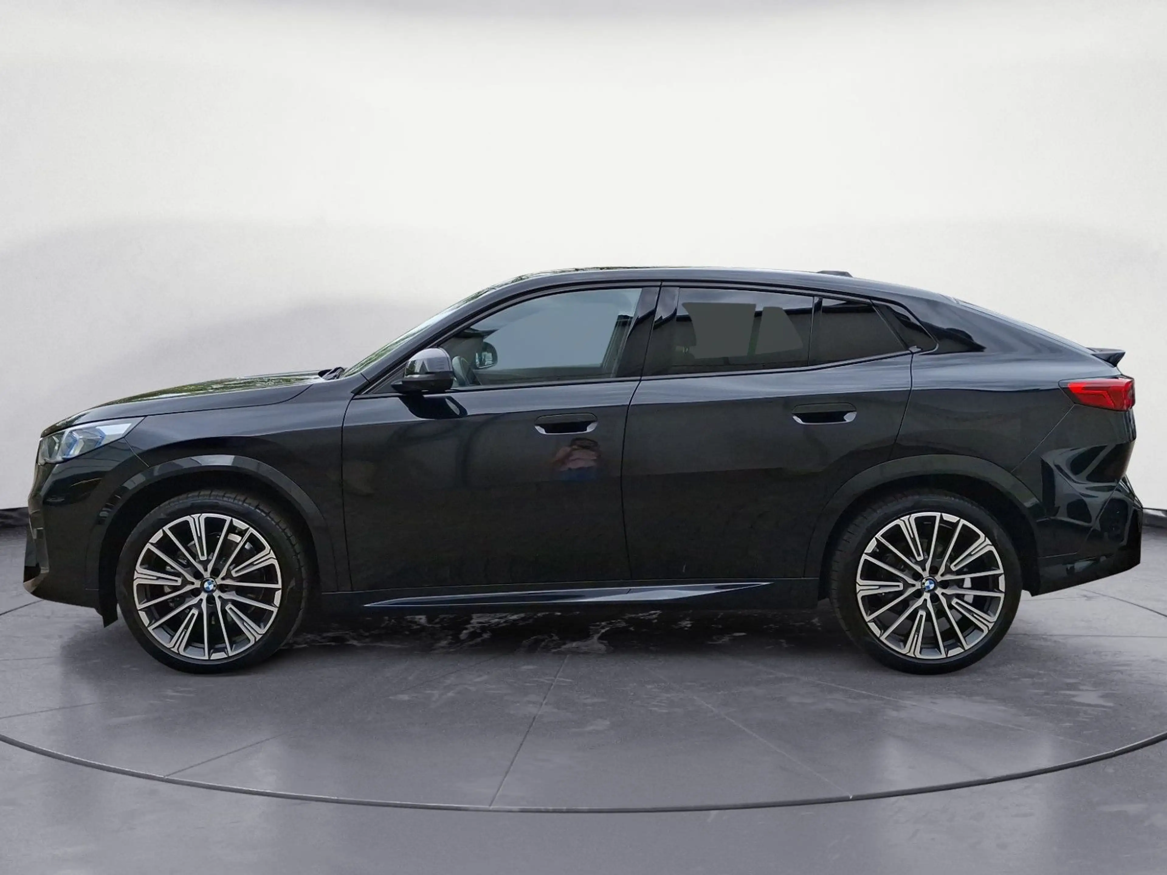BMW iX2 ix2 xDrive30 M Sportpaket Head-Up AHK Sportsitze — photo 3