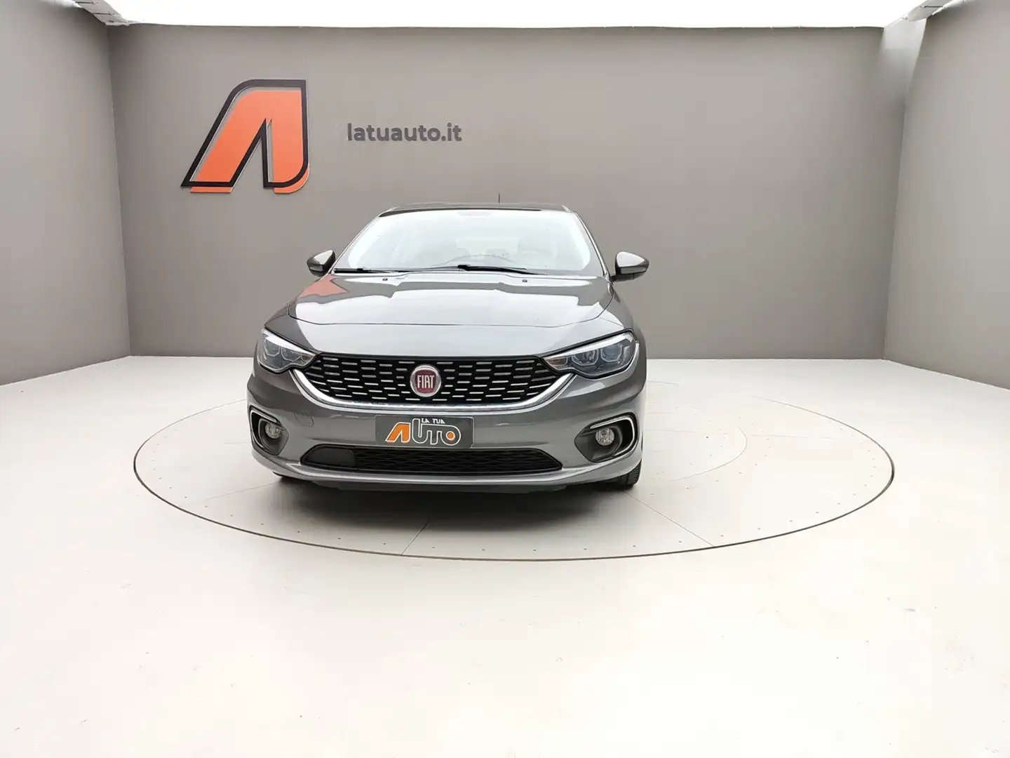 Fiat Tipo 1.4 95CV LOUNGE 5P Gris - 2