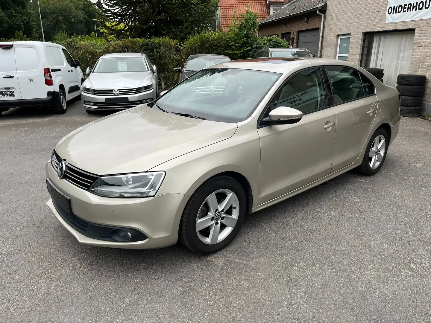 Volkswagen Jetta Jetta 1.4 TSI DSG Comfortline Бежевий - 1