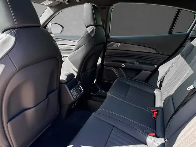 Maserati Grecale view 5