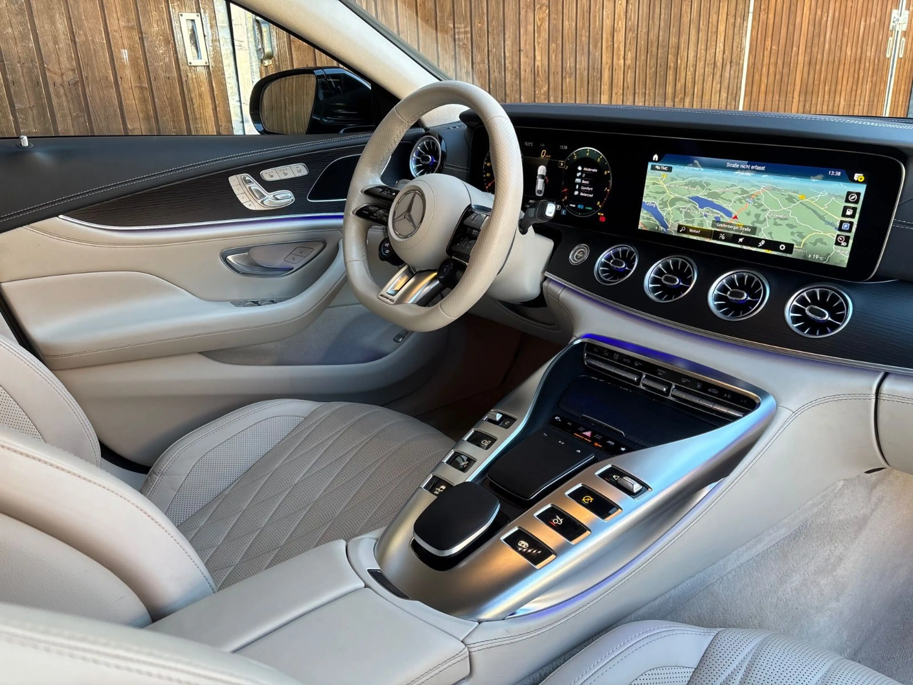 Mercedes-Benz AMG GT 43 4Matic+ Fahrassist+ AMG Abgasanlage — photo 15