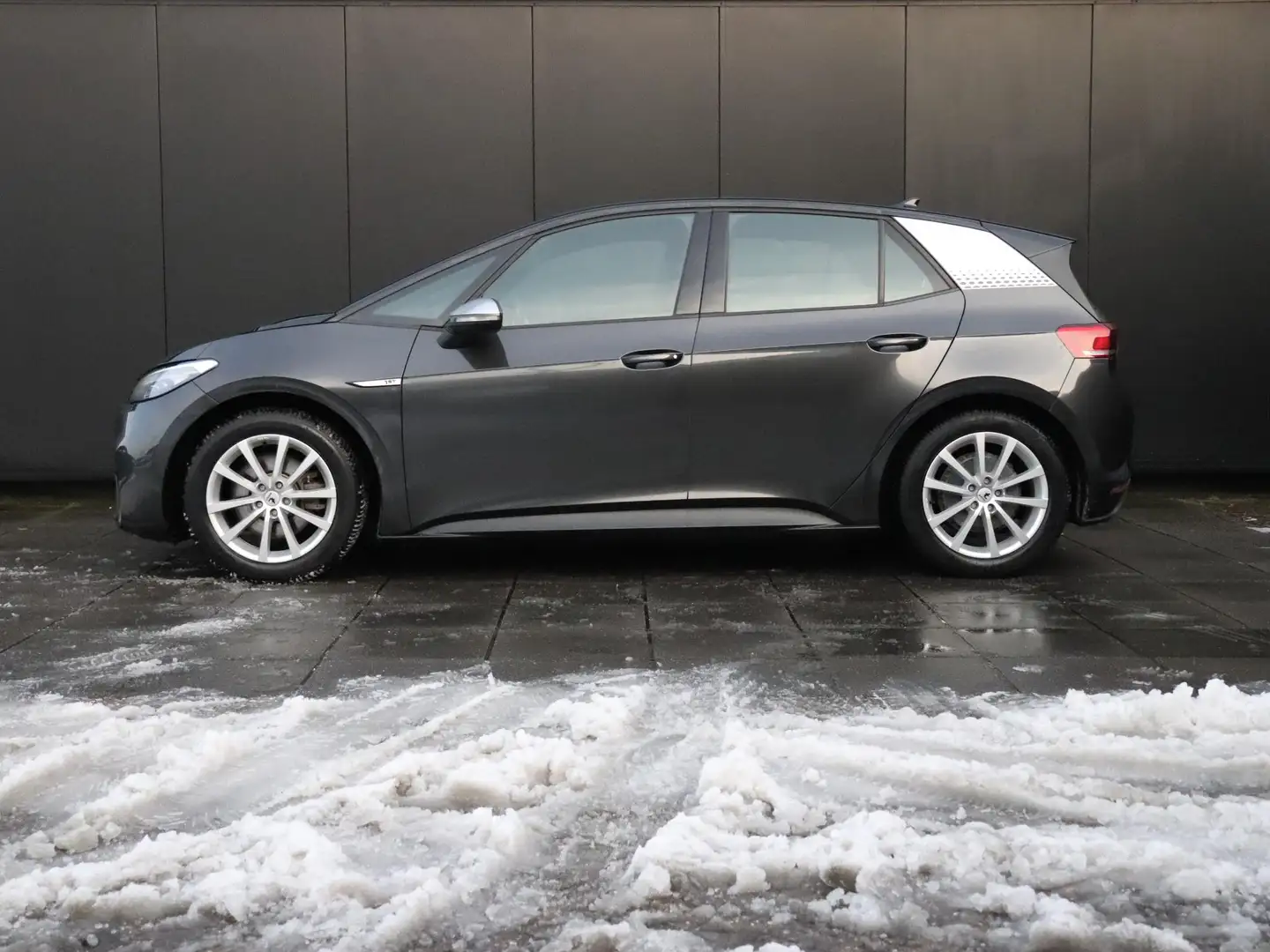 Volkswagen ID.3 First 58 kWh | PDC | CRUISE | NAVI | APPLE CARPLAY Gris - 2