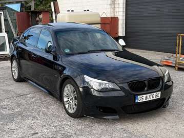 545i E60 FULL OPTIONS M5 LOOK
