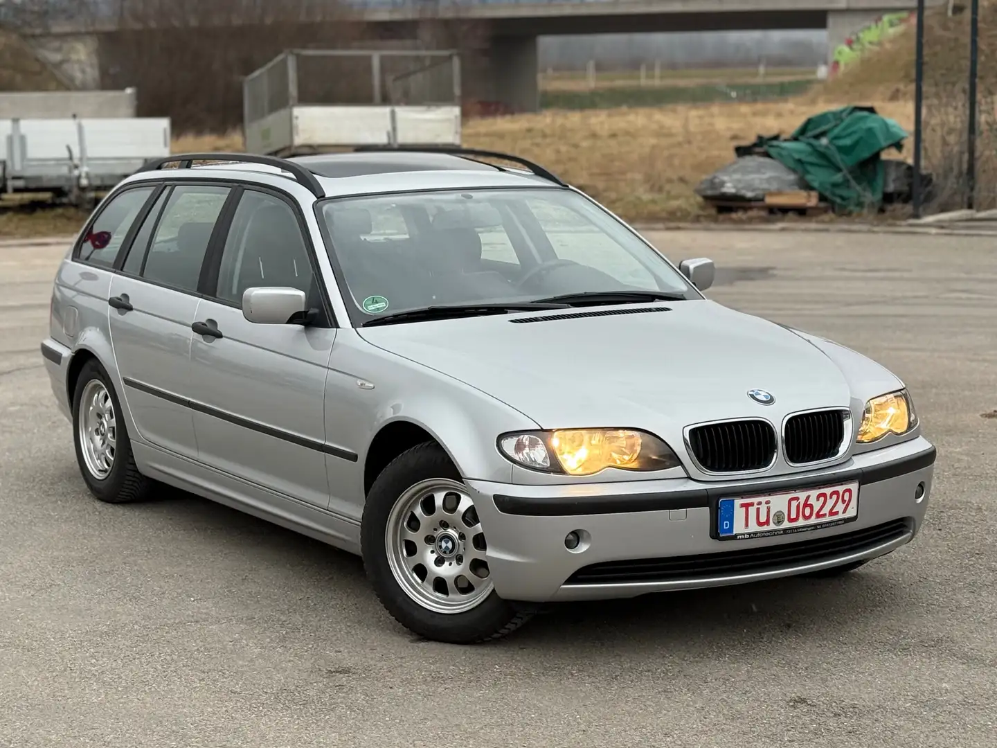 BMW 316 316i touring AHK | Sitzheizung | Schiebedach | TÜ Šedá - 1