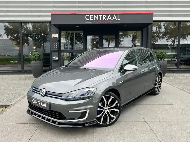 Volkswagen e-Golf E-Golf|NL-Auto|SOH 89%|Leder|CarPlay|Camera|ACC