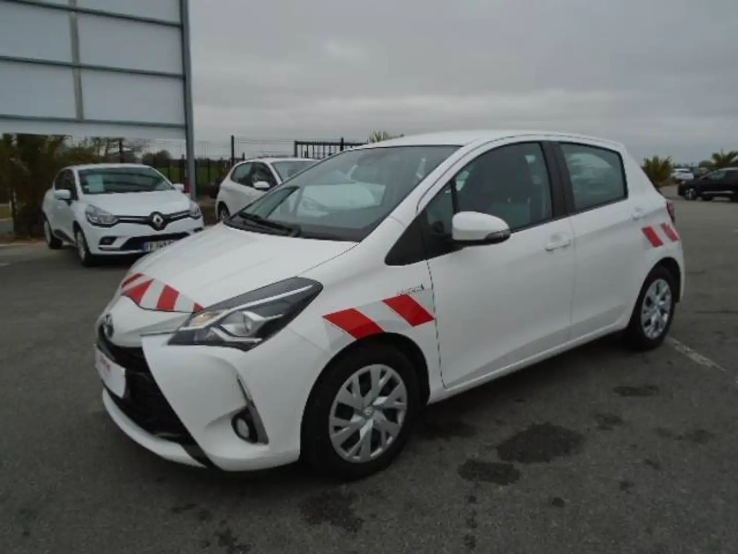Toyota Yaris HYBRIDE AFFAIRES MY19 100H FRANCE BUSINESS Bianco - 1