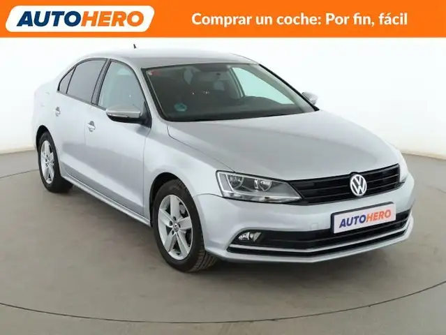 Volkswagen Jetta view 8