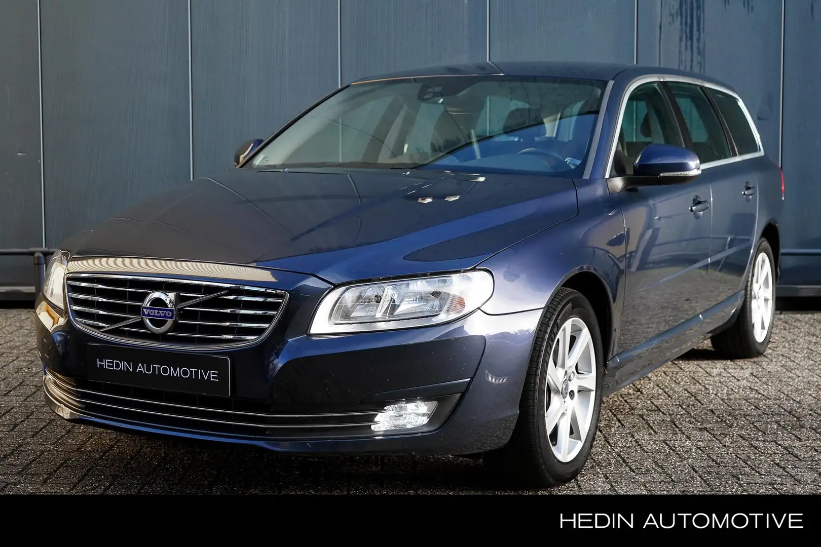 Volvo V70 2.0 T5 Nordic+ | Standkachel | Stoelverwarming | L Azul - 1