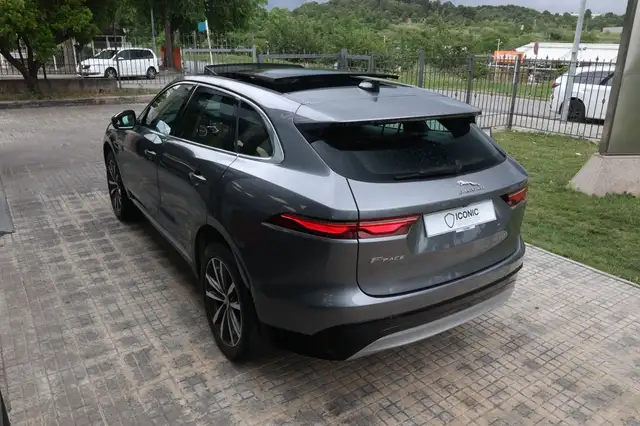 Jaguar F-Pace view 8