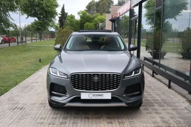 Jaguar F-Pace view 4