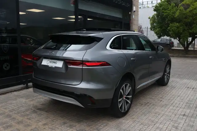 Jaguar F-Pace view 6