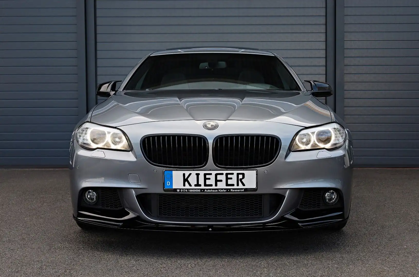 BMW 550 i/M/M/360°/HUD/HK/SBD/4xSHZ/LHZ/TOTW/R19 Szürke - 2