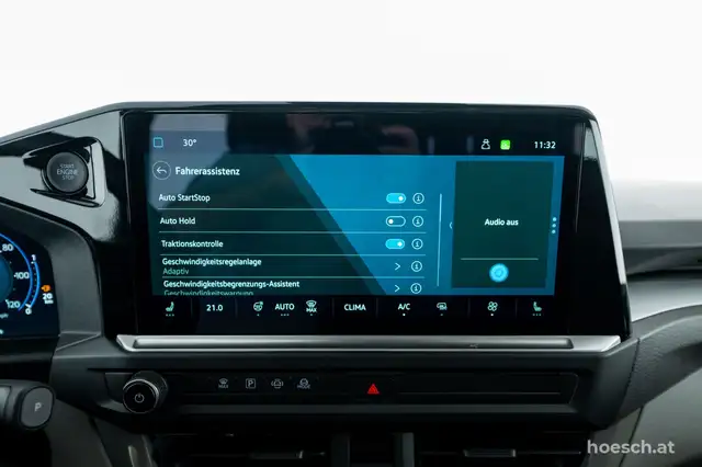 Volkswagen Transporter view 13