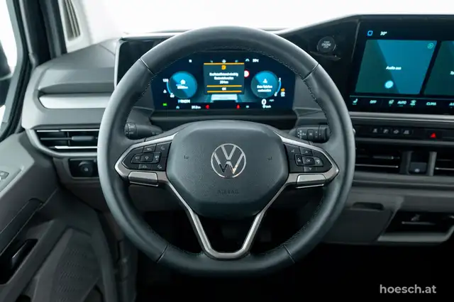 Volkswagen Transporter view 6