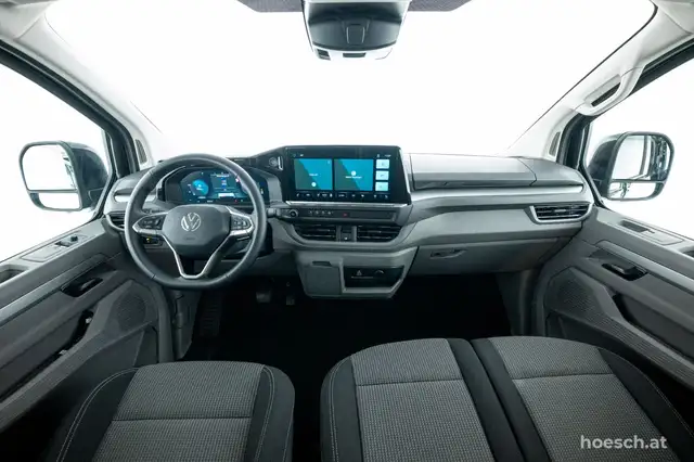 Volkswagen Transporter view 5