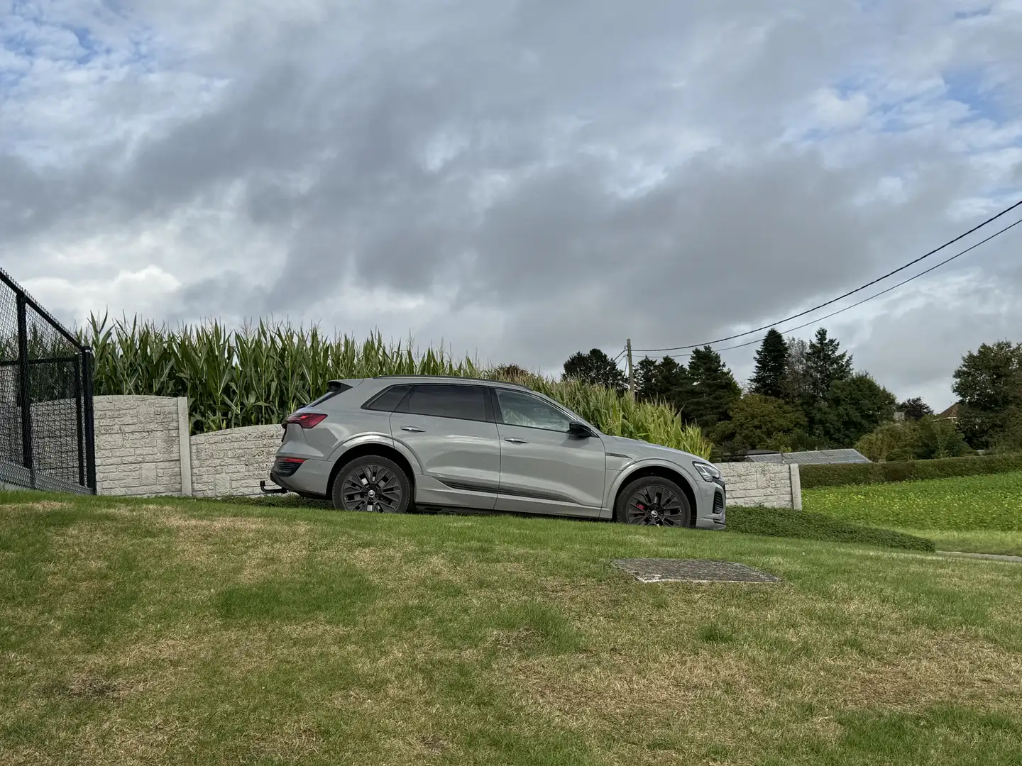 Audi Q8 e-tron 55 quattro S line - 1