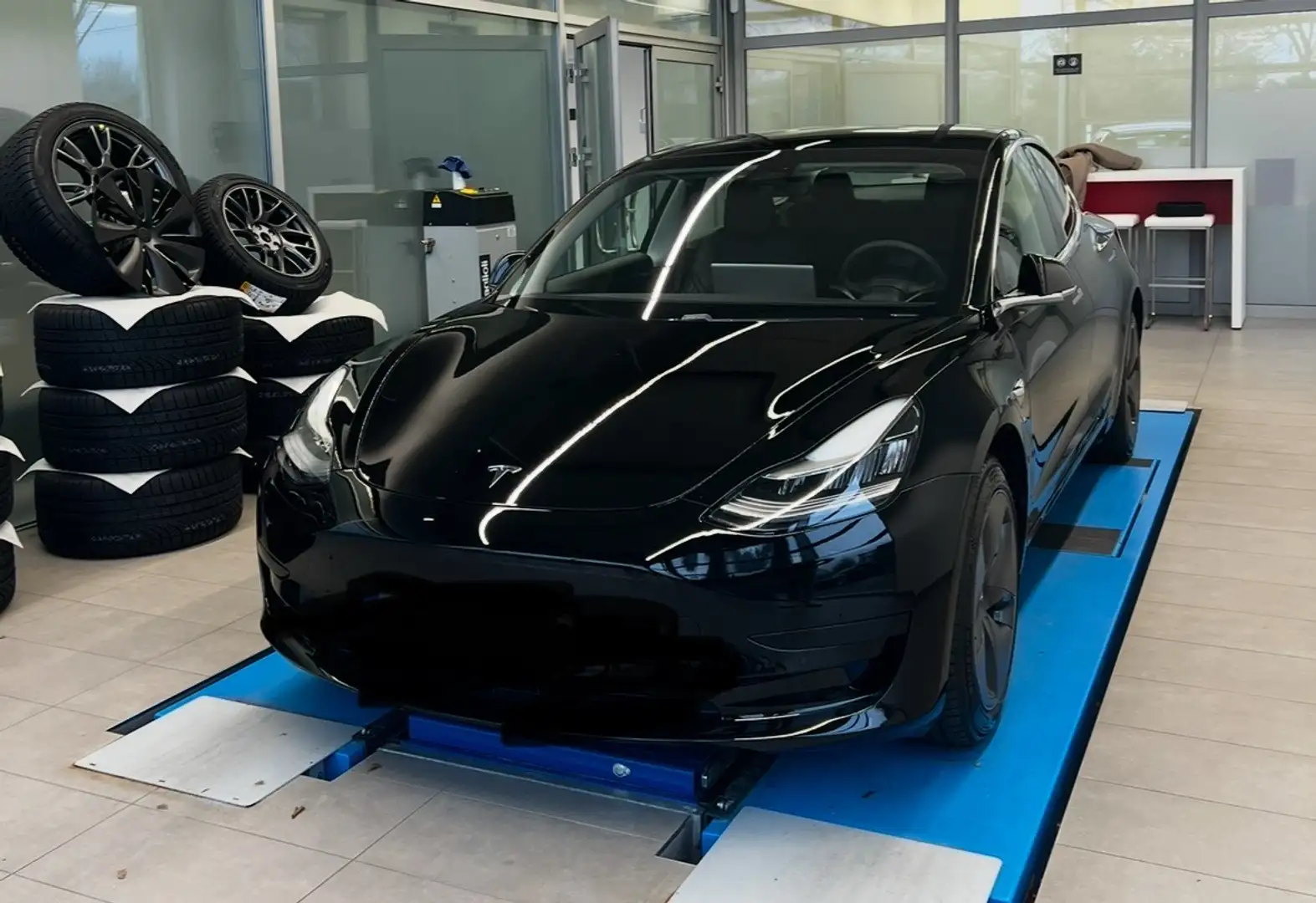 Tesla Model 3 Standard Reichweite Plus Hinterradantrieb Schwarz - 1
