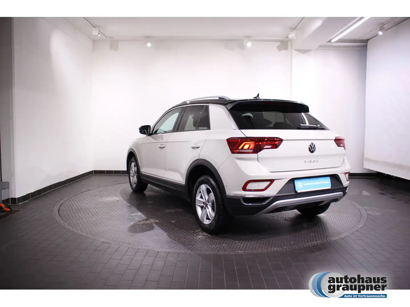Volkswagen T-Roc 1.0 TSI Style SHZ KAMERA AHK ACC LED Grau - 2