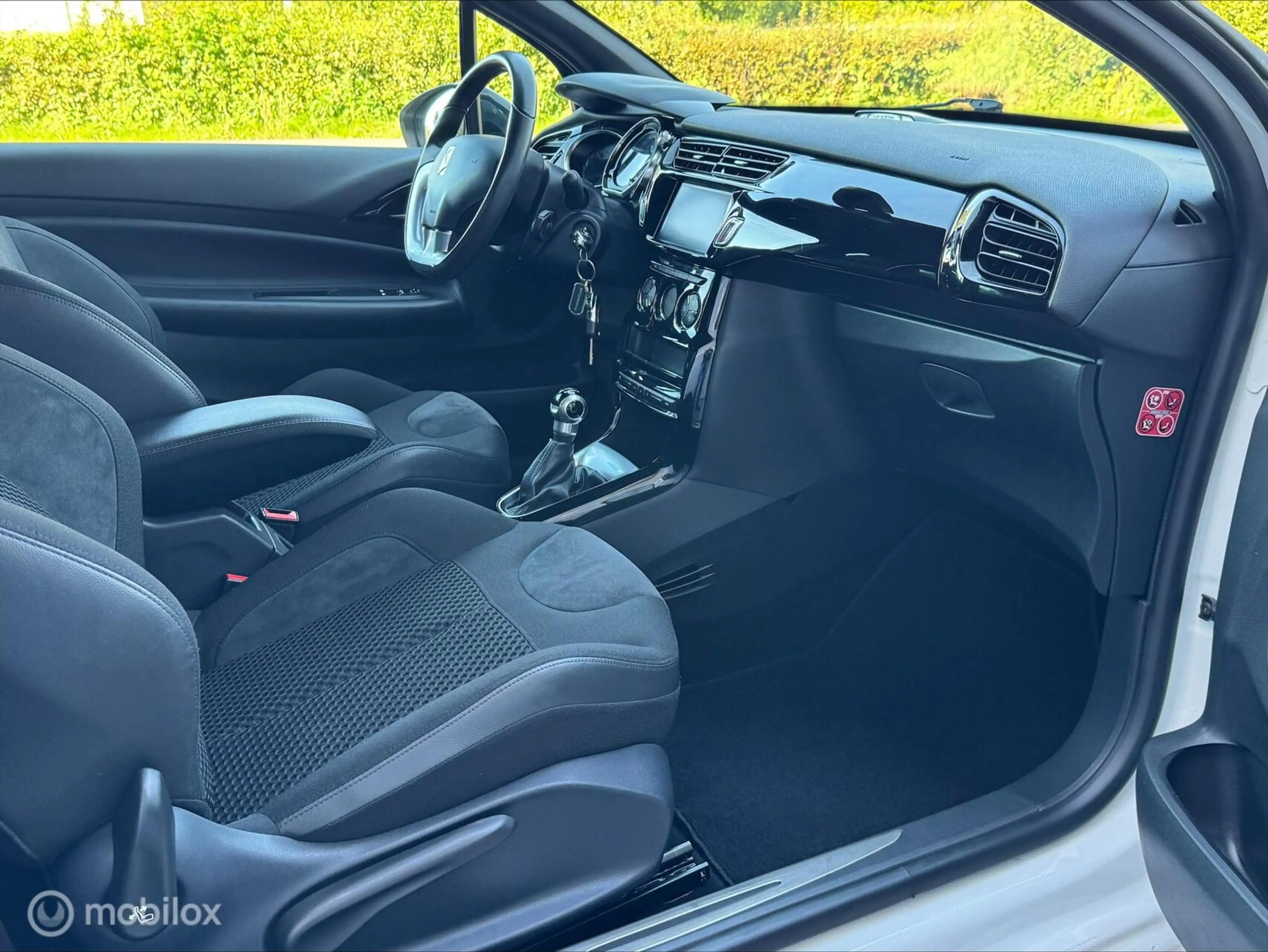 DS Automobiles DS 3 1.2 PureTech So Chic NAVI/AIRCO/CRUISE.CONTROL — photo 4