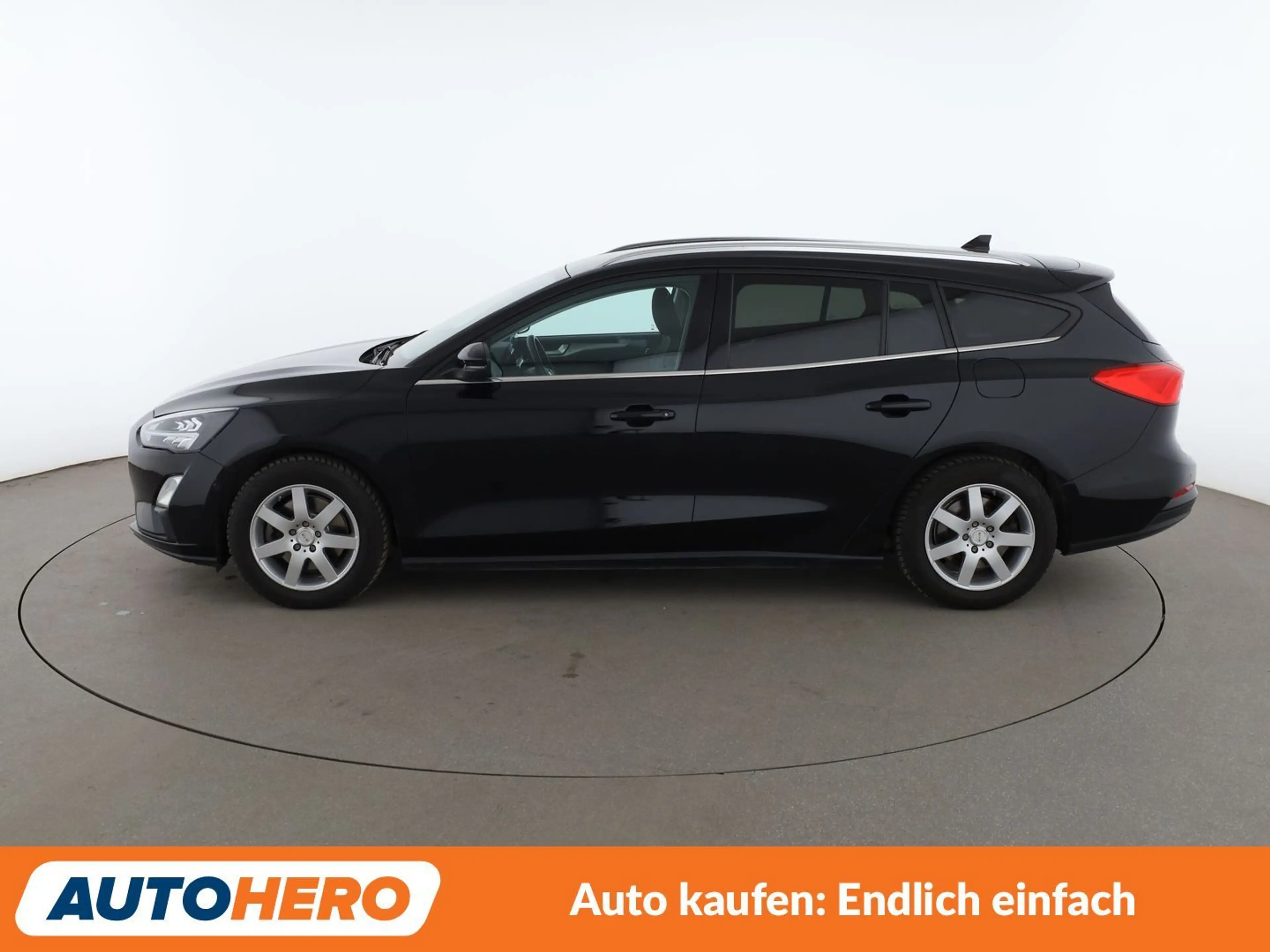 Ford Focus 1.0 EcoBoost Titanium Aut.*NAVI*LED*ACC*CAM*PDC* — photo 3