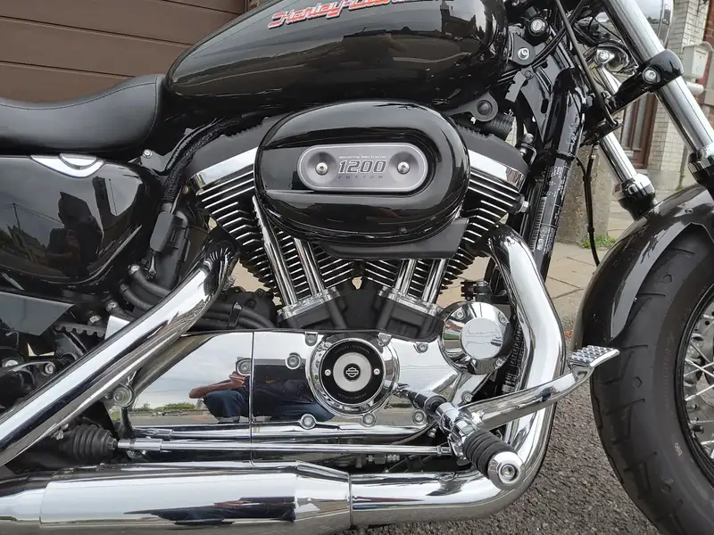 Harley-Davidson 1200 Custom - foto 2