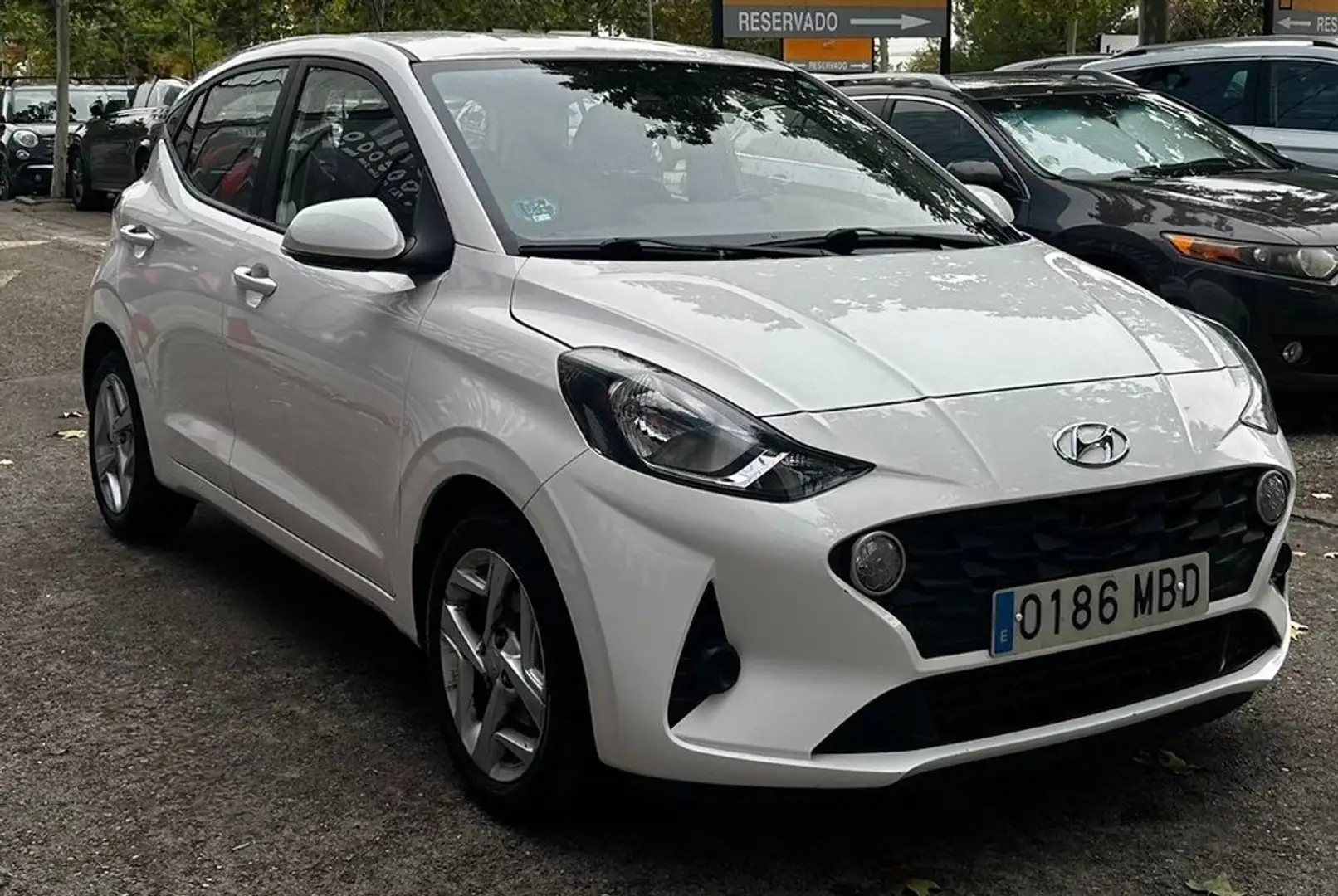 Hyundai i10 1.0 Klass Weiß - 1