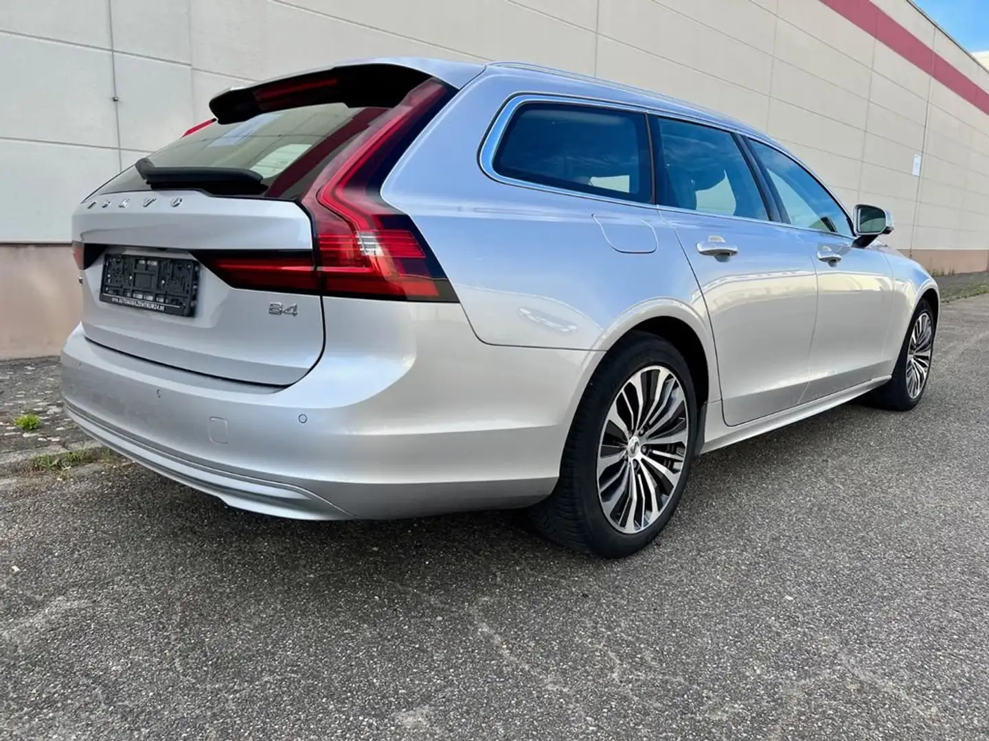 Volvo V90 2.0 d4 Momentum Business Pro geartronic Argento - 2