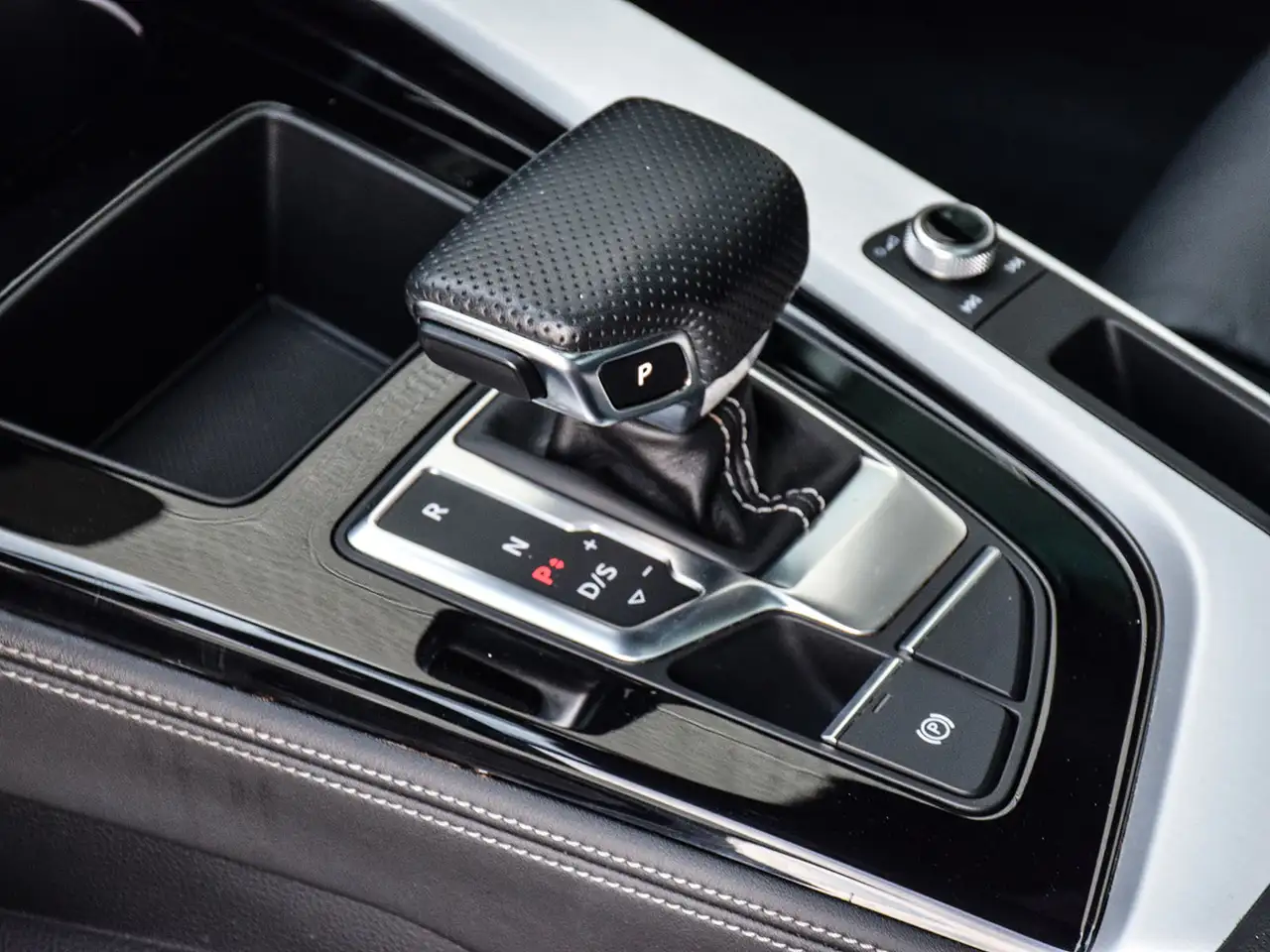 Audi Q5 снимка Audi Q5