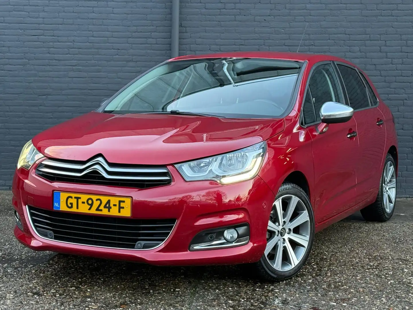 Citroen C4 1.2 PureTech Feel Collection NAVI | CRUISE | AIRCO Rouge - 1