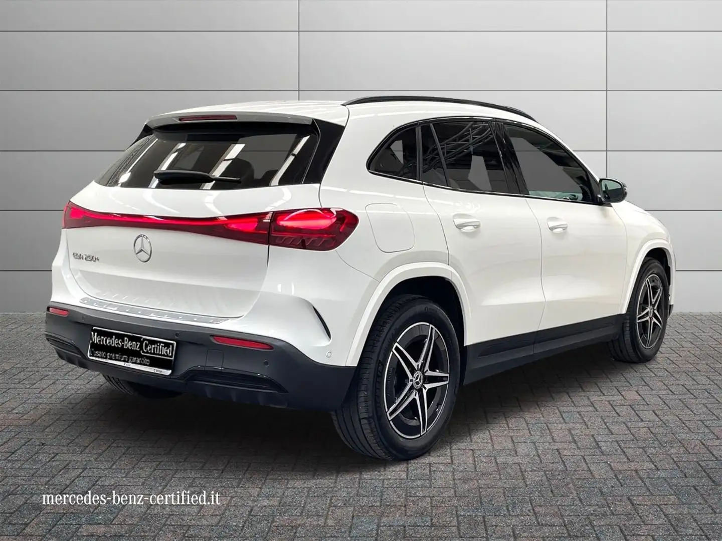 Mercedes-Benz EQA 250 + AMG Line Advanced Weiß - 2