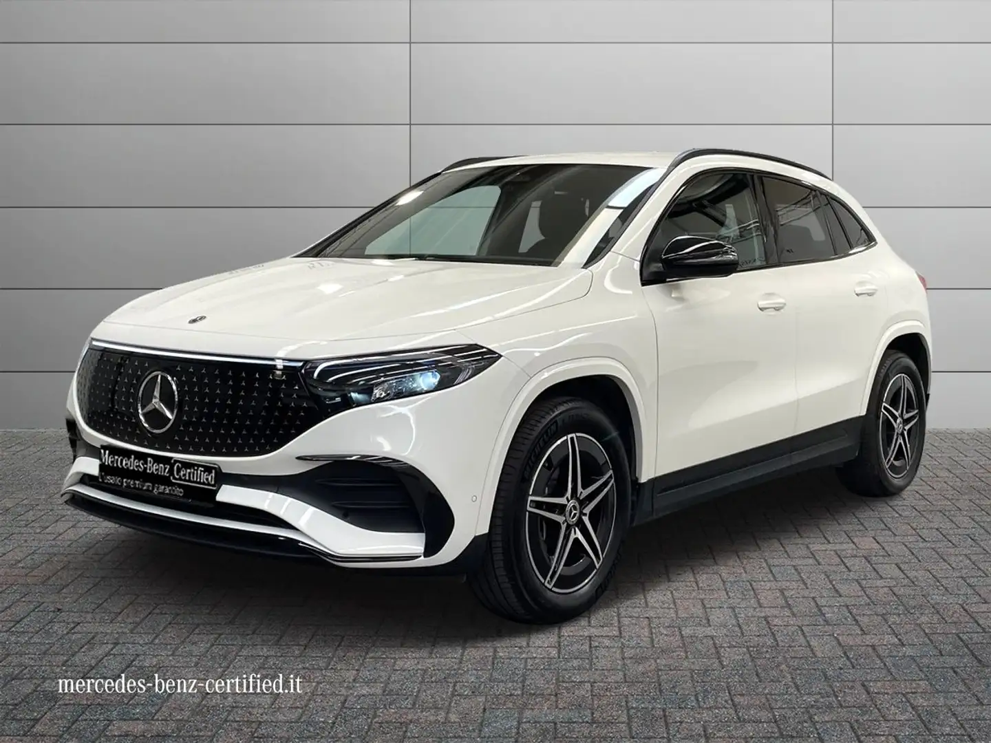 Mercedes-Benz EQA 250 + AMG Line Advanced Weiß - 1