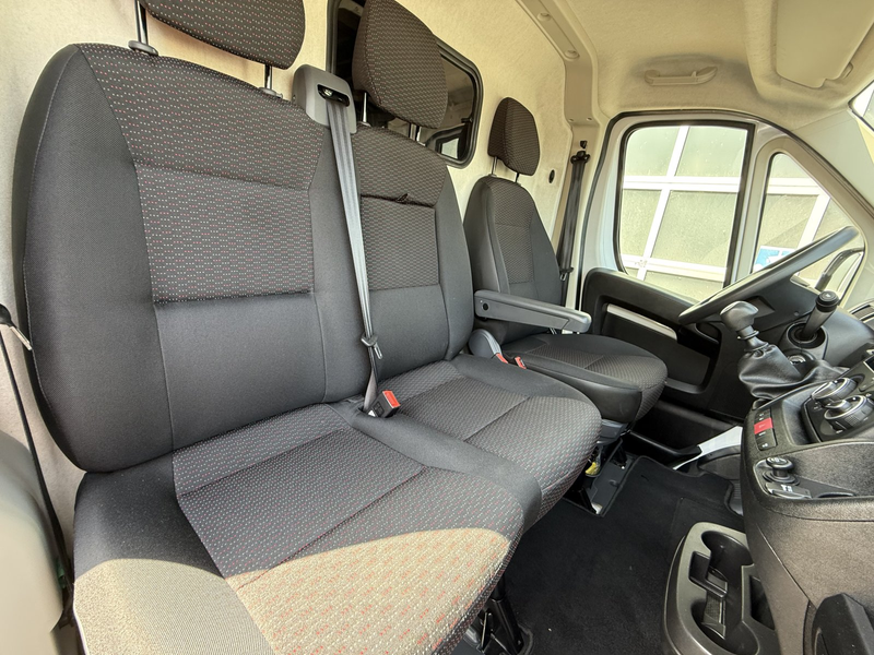 Peugeot Boxer 333 2.2 BlueHDi FAP EU6d L2H1 3,3t PDC KLIMA — photo 11