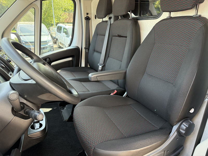 Peugeot Boxer 333 2.2 BlueHDi FAP EU6d L2H1 3,3t PDC KLIMA — photo 9