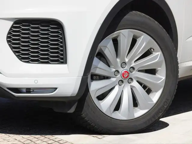 Jaguar E-Pace view 5