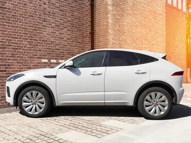 Jaguar E-Pace view 3