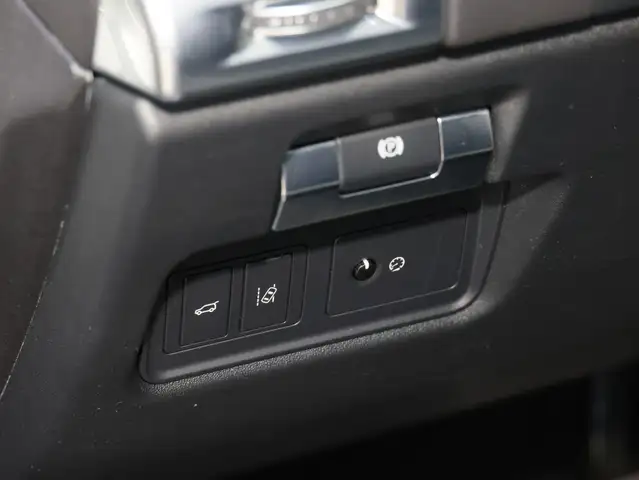 Jaguar E-Pace view 8