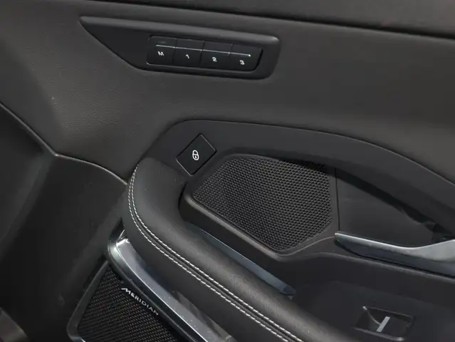 Jaguar E-Pace view 11