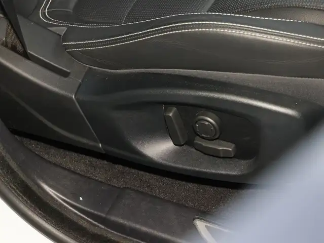 Jaguar E-Pace view 12