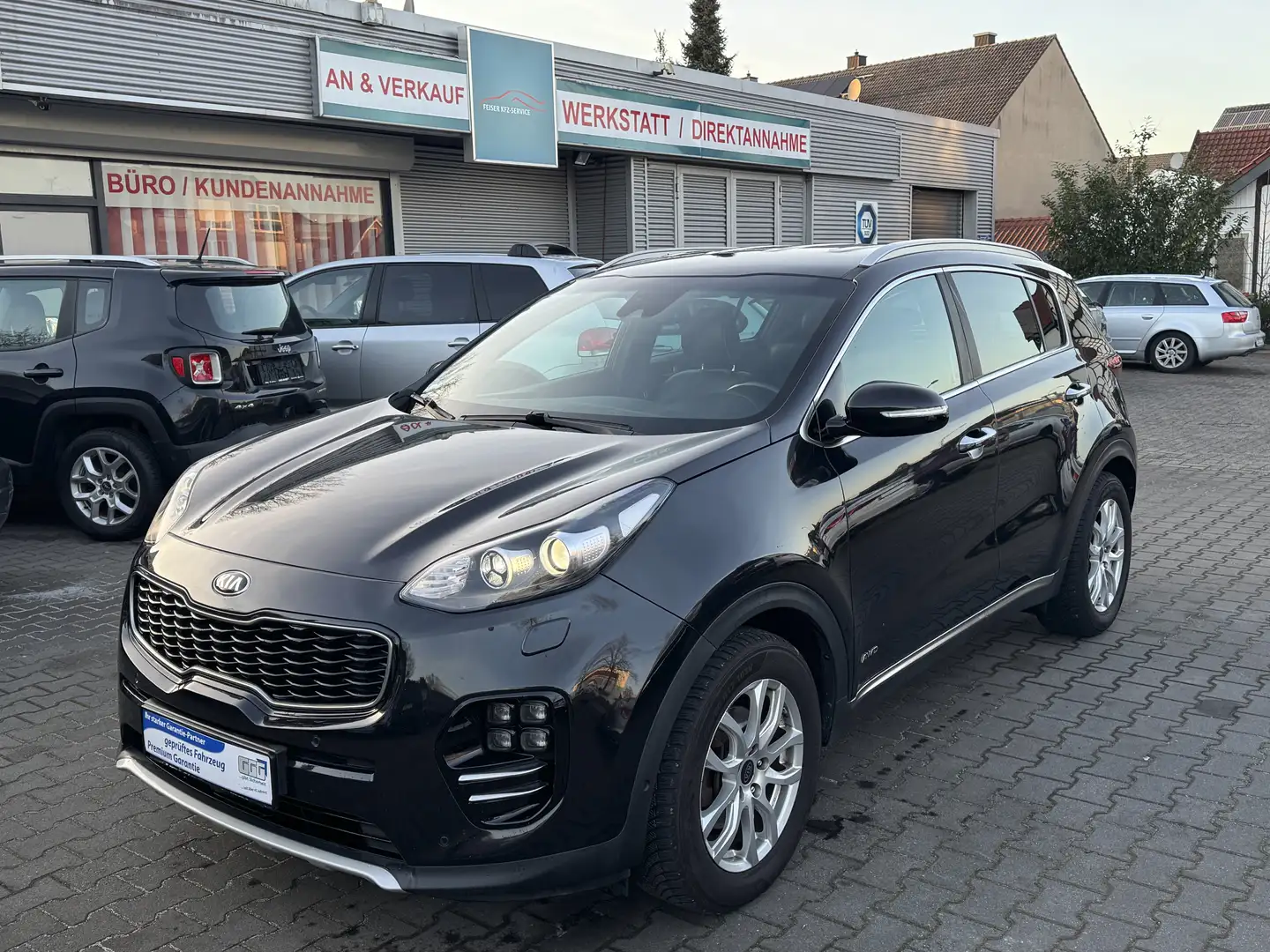 Kia Sportage 2.0 CRDi GT-Line 4WD AUTOMATIK*NAVI*AHK*KAMERA Schwarz - 1
