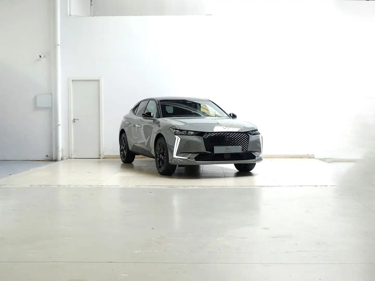DS Automobiles DS 4 1.6 PureTech Performance Line + Aut. 180 Gris - 2