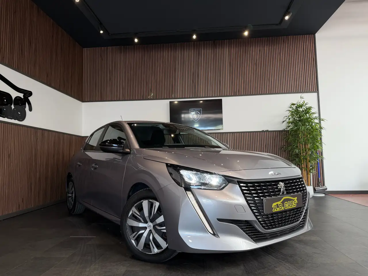 Peugeot 208 1.2i GARANTIE 12MOIS 1ERPRO HISTORIQUE FULL, миниатюра 2