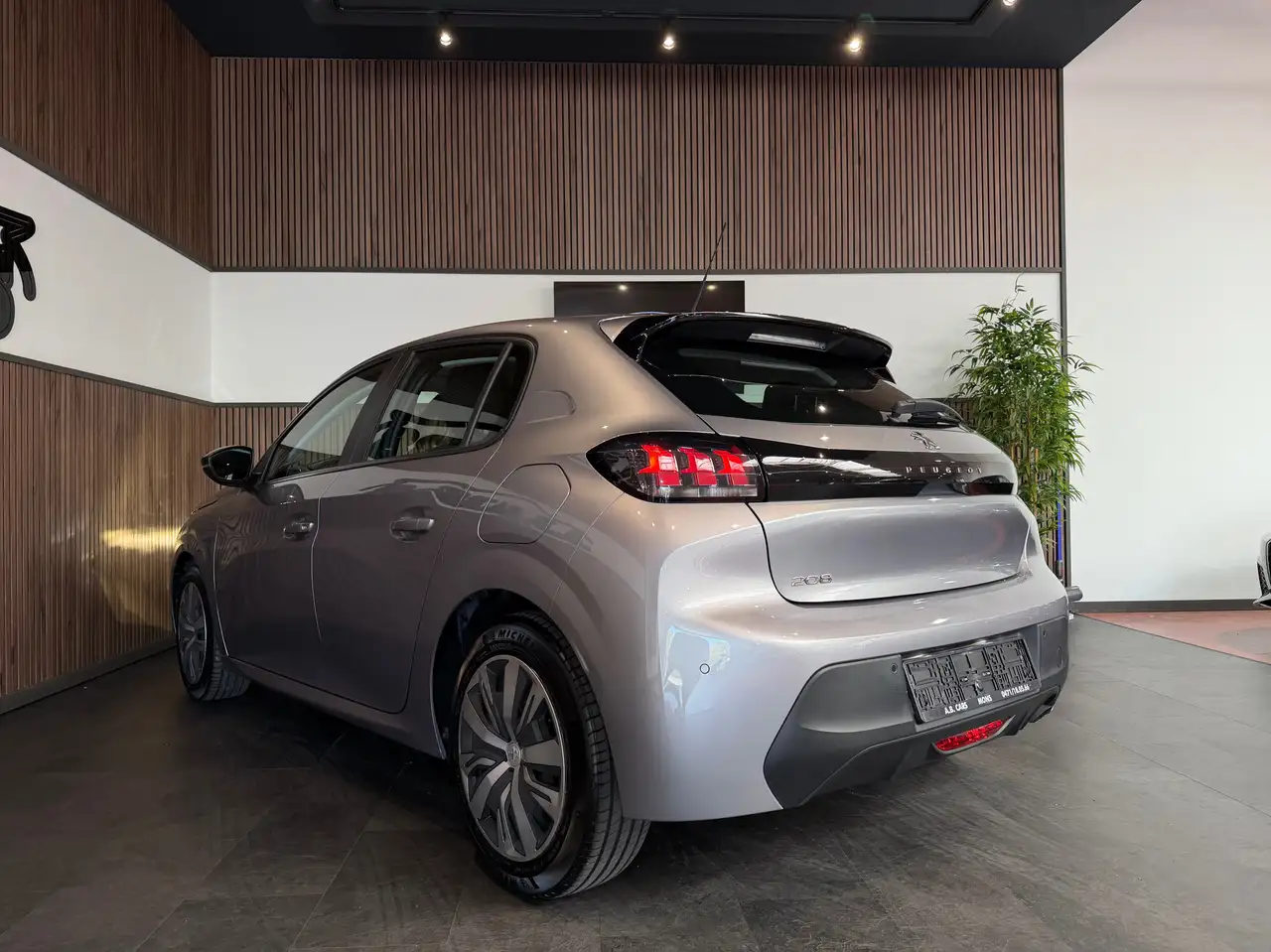 Peugeot 208 1.2i GARANTIE 12MOIS 1ERPRO HISTORIQUE FULL, миниатюра 3