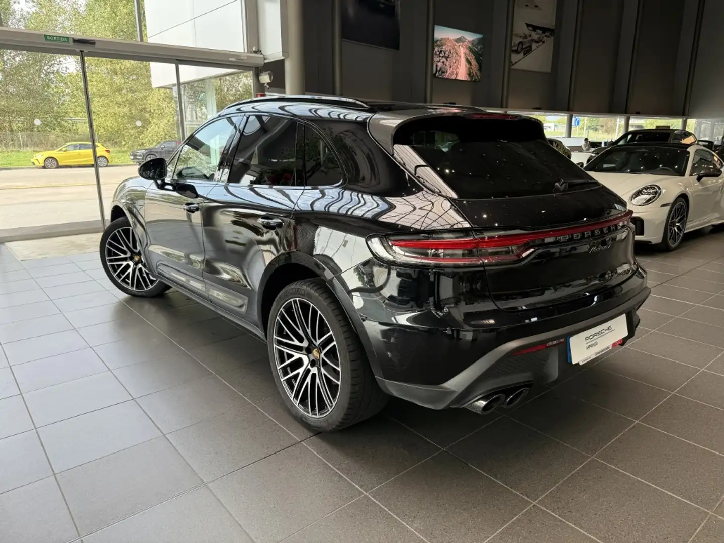 Porsche Macan T Aut. Negro - 2
