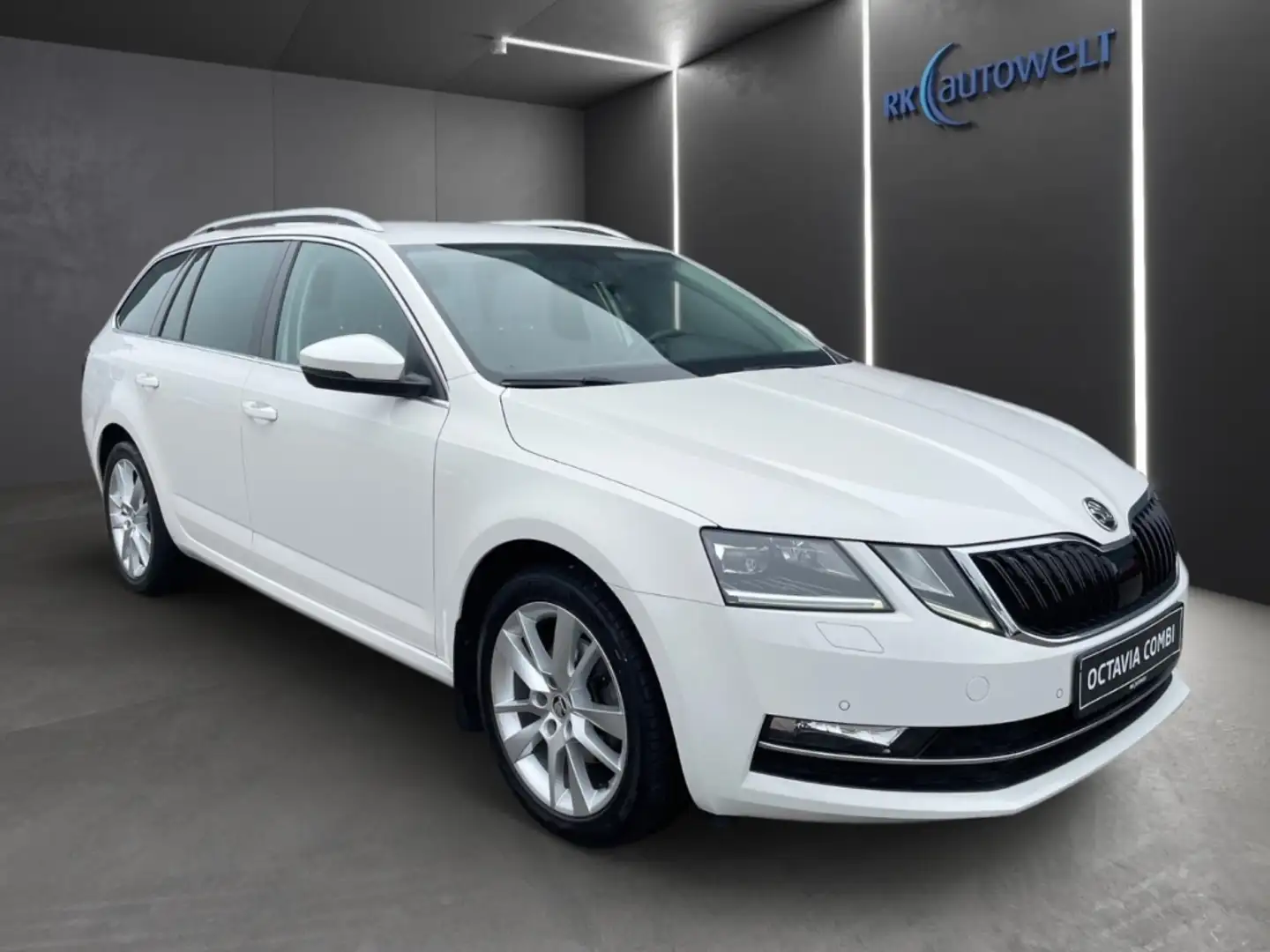 Skoda Octavia Combi Style 1.5 TSI Navi,Kamera,Klima,SHZ Weiß - 2