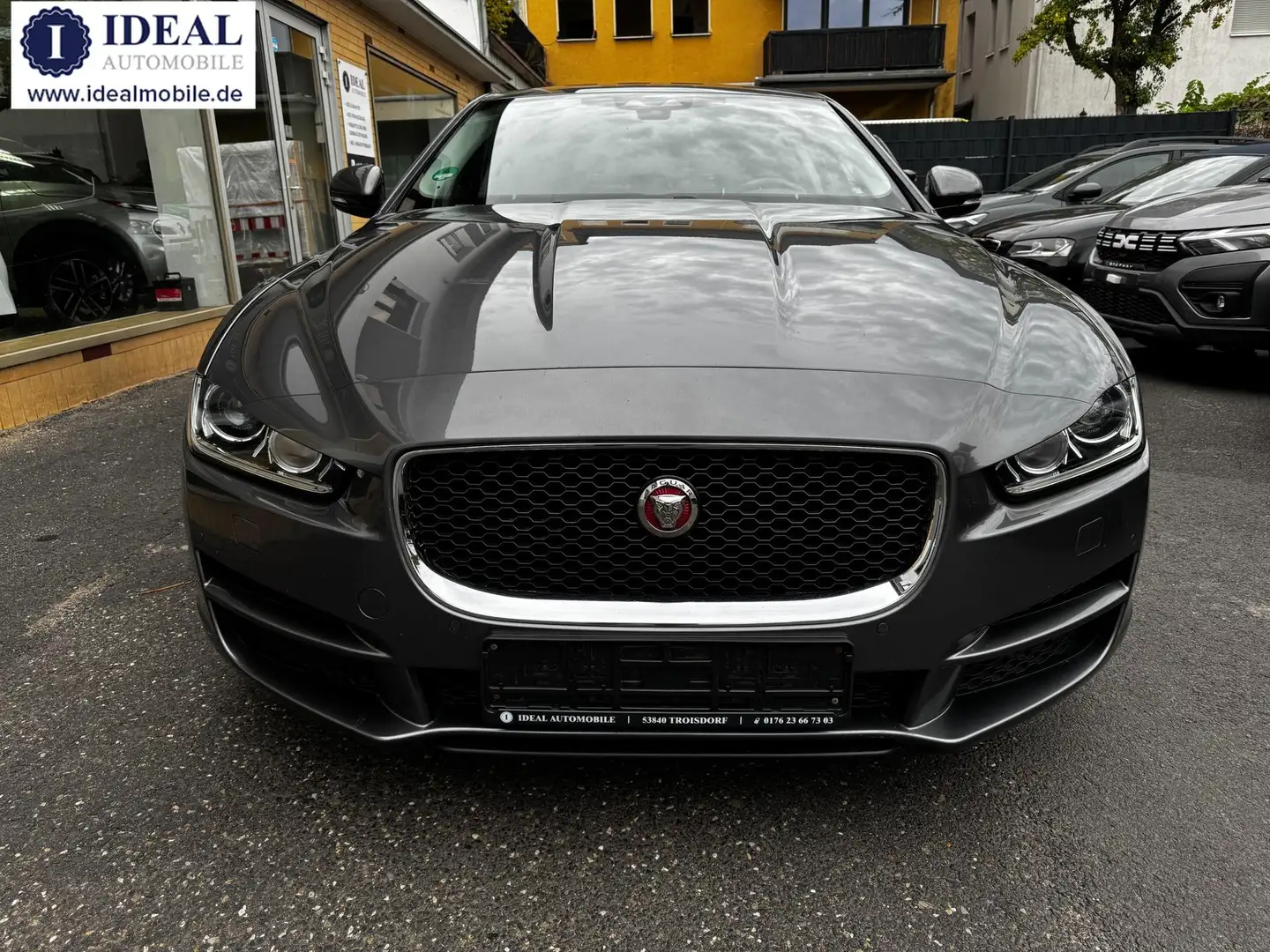 Jaguar XE Prestige 20d *Gepflegt* Grau - 2