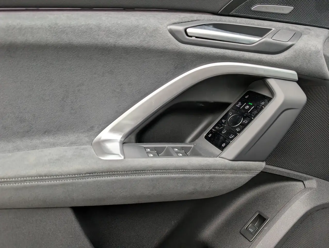 Audi SQ5 снимка Audi SQ5