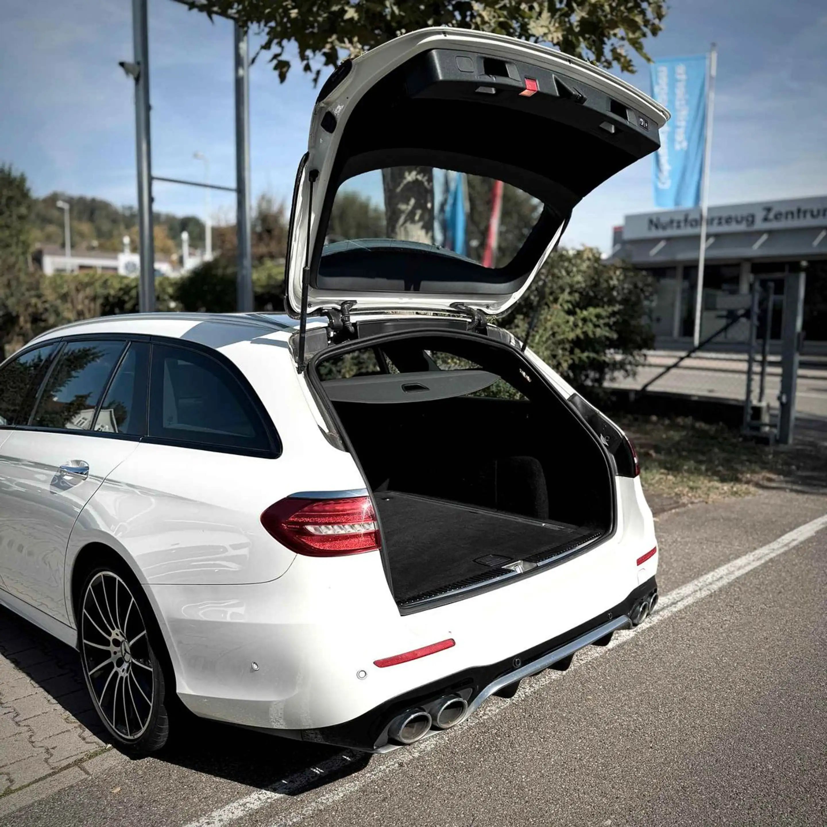Mercedes-Benz E 53 AMG AIRM/HEADUP/BURMESTER/PANO/MEMORY/PERF — photo 9