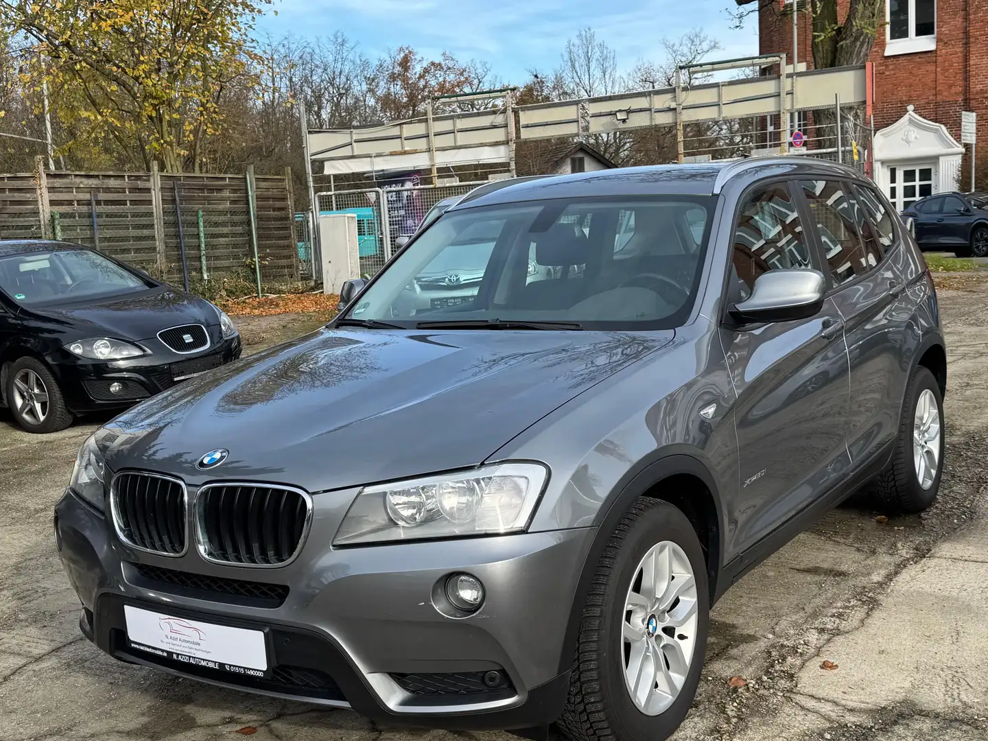 BMW X3 xDrive 20 i*LMF*PDC*AHK*HU 10/2027* Gris - 1