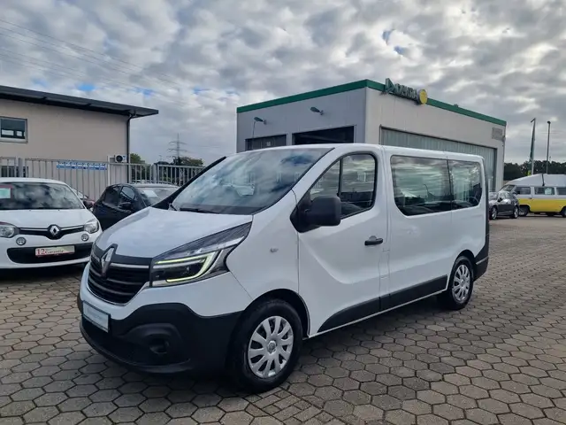 Renault Trafic 2.0 dCi Combi Life L1H1"1.Hand"AHK"8 fach bereift.