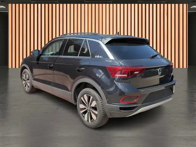 Volkswagen T-Roc view 6